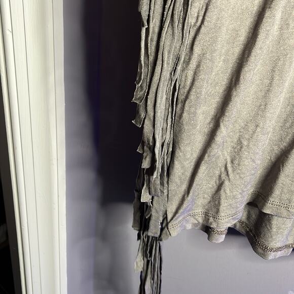 Entro Gray Scoop Neck Fringed Top Size Small - Picture 5 of 6
